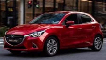 Đánh giá hình ảnh nội thất Mazda 2 2023 khoang lái tiện nghi