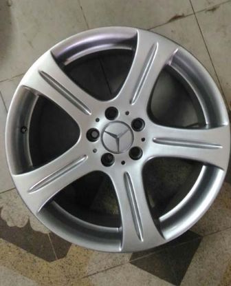 Picture of Mâm Mercedes E240 lắp lốp 245/40R18 theo xe