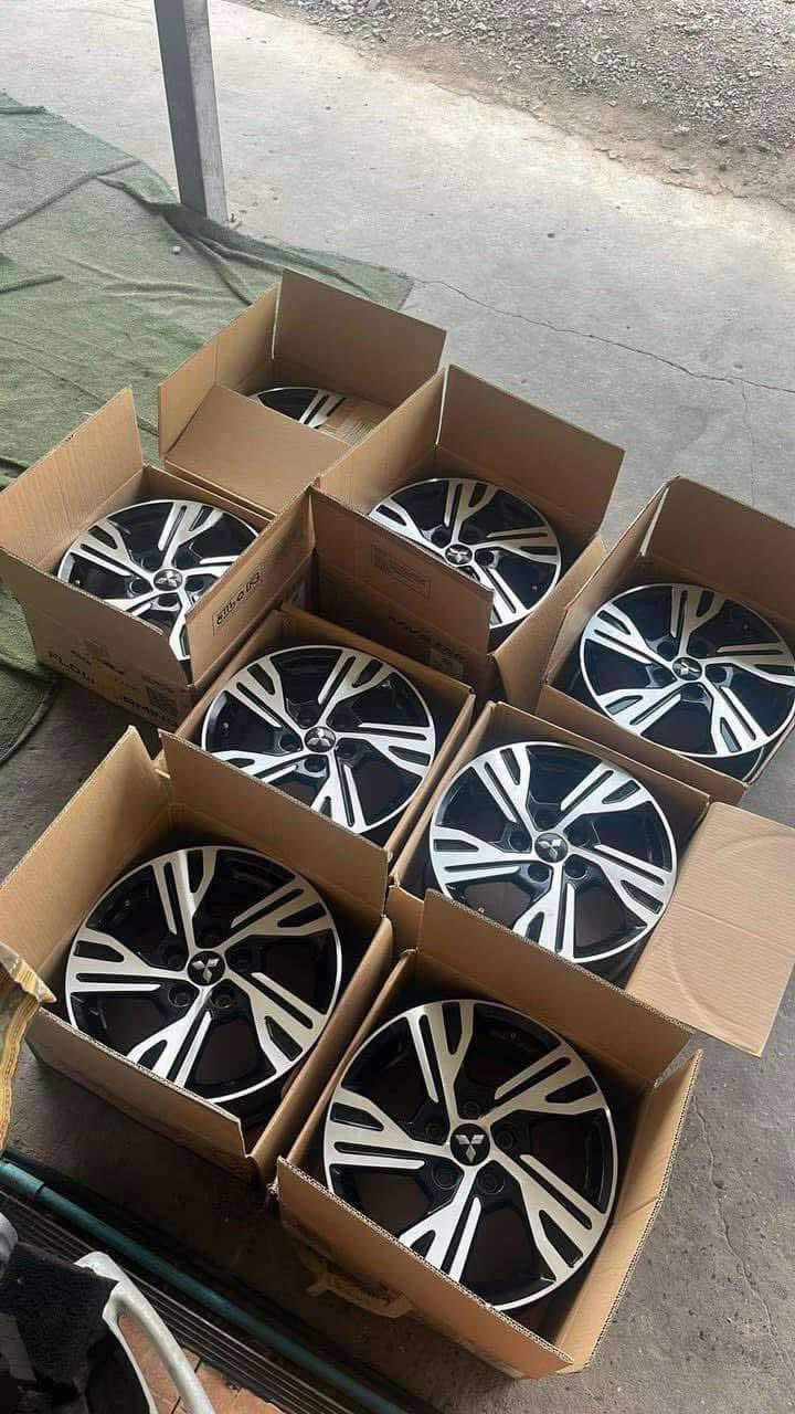 Bộ mâm lazang Mitsubishi Xpander 16 inch  lắp lốp 205/55R16