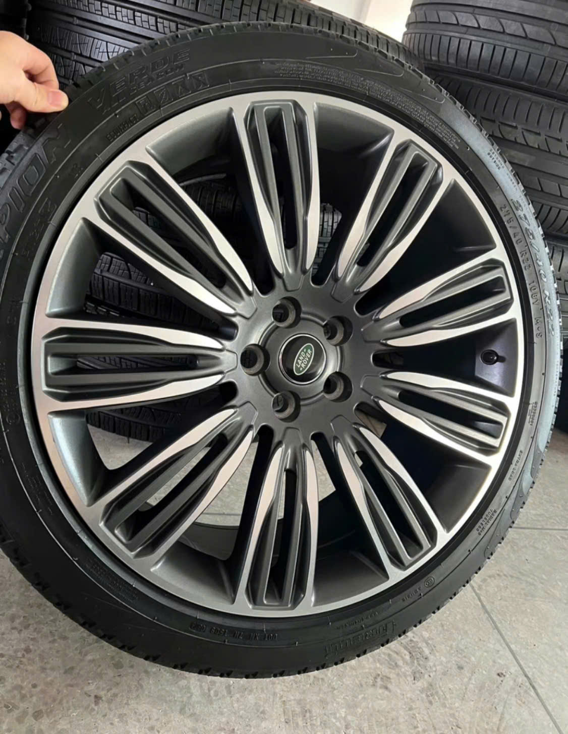 Mâm lazang Land Range Rover Velar 22 inch lắp lốp 265/40R22