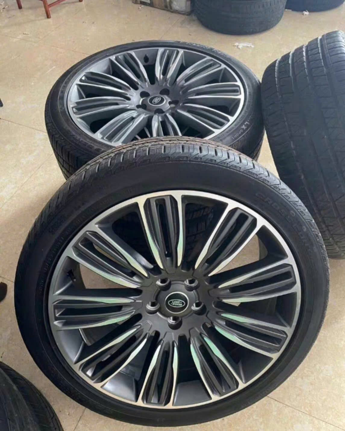 Mâm lazang Land Range Rover Velar 22 inch lắp lốp 265/40R22