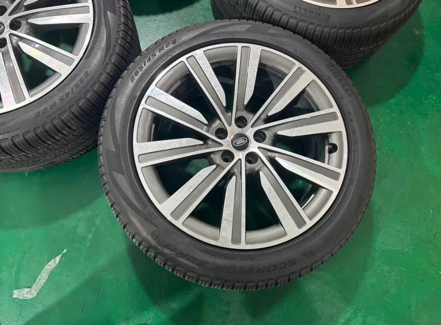 Mâm lazang Land Range Rover Velar 22 inch lắp lốp 265/40R22