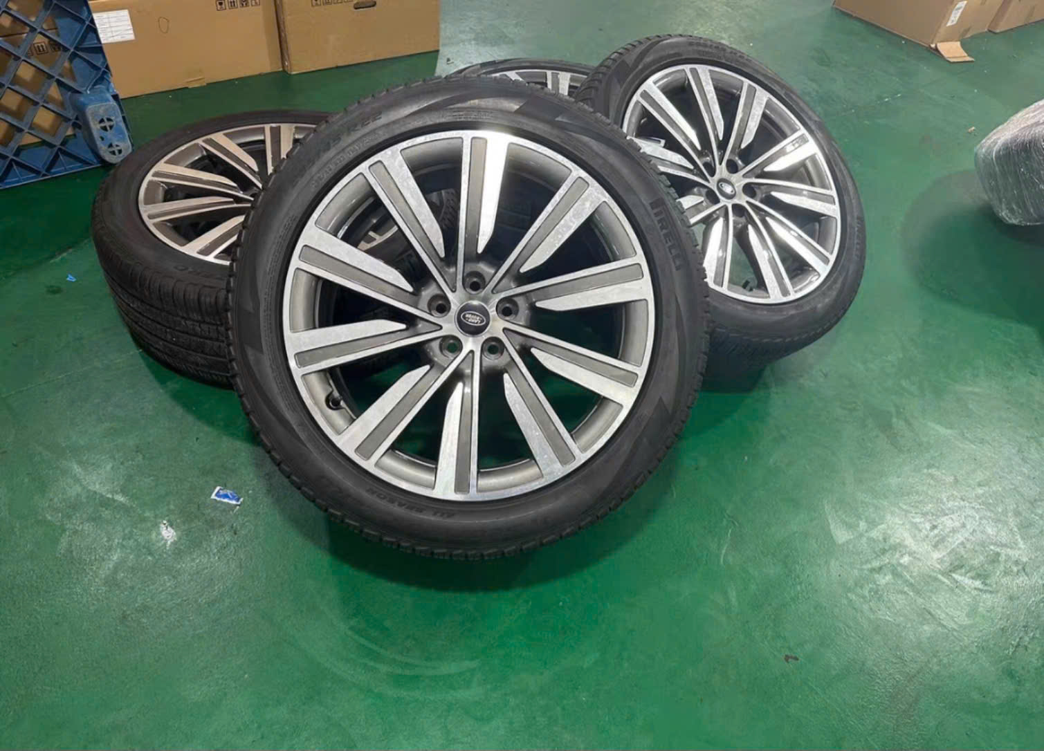 Mâm lazang Land Range Rover Velar 22 inch lắp lốp 265/40R22