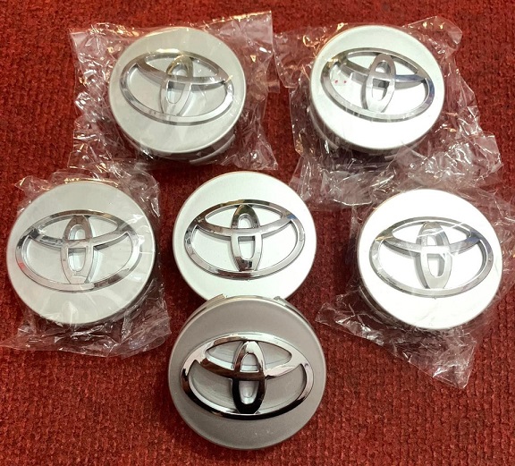 Chụp logo Lazang mâm Vành ô tô Toyota mẫu bạc